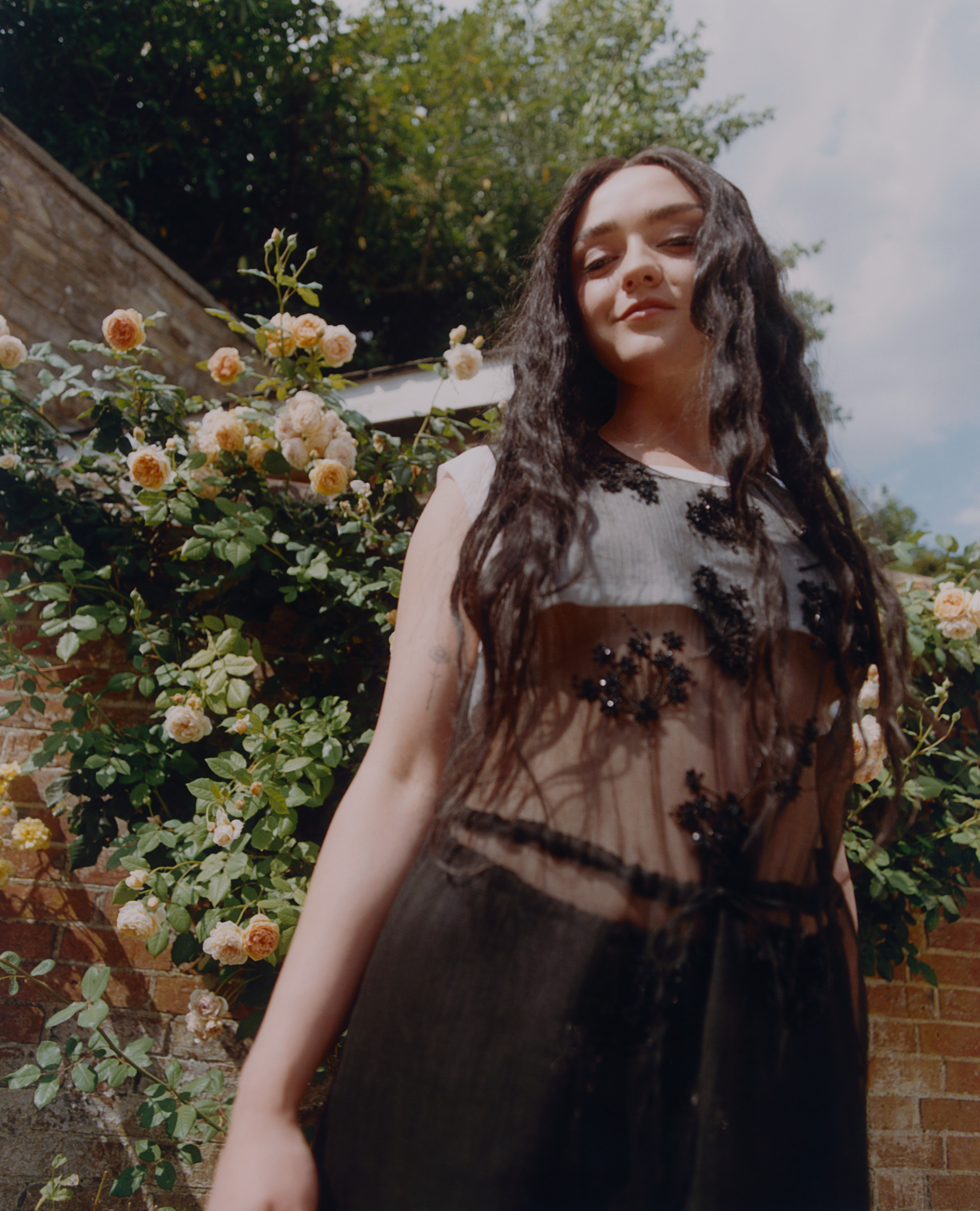 Under Her Spell&mdash;Maisie Williams Talks Practical Magic 2, Turning 30 and the Charm of the Shockingly Ordinary