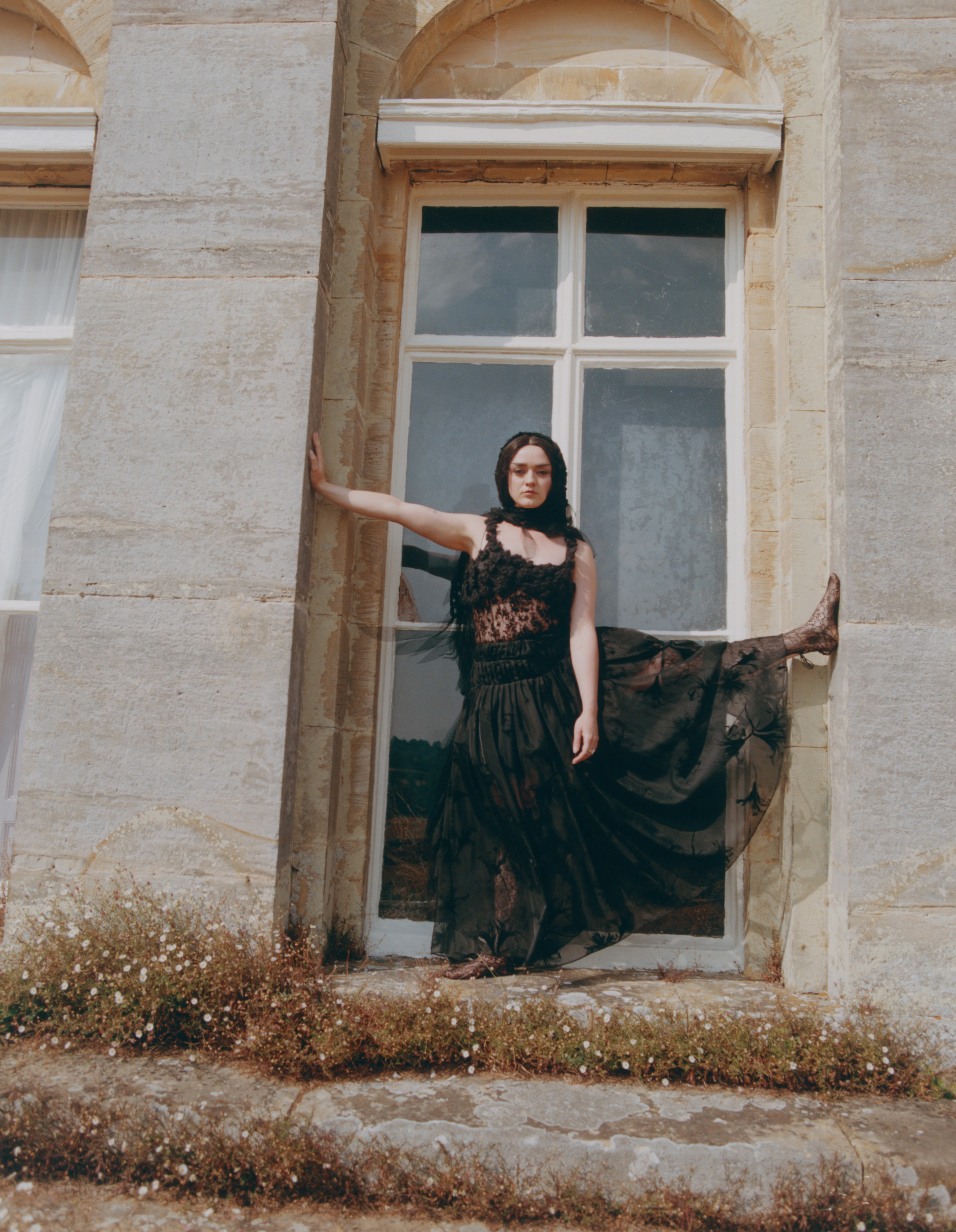 Under Her Spell&mdash;Maisie Williams Talks Practical Magic 2, Turning 30 and the Charm of the Shockingly Ordinary