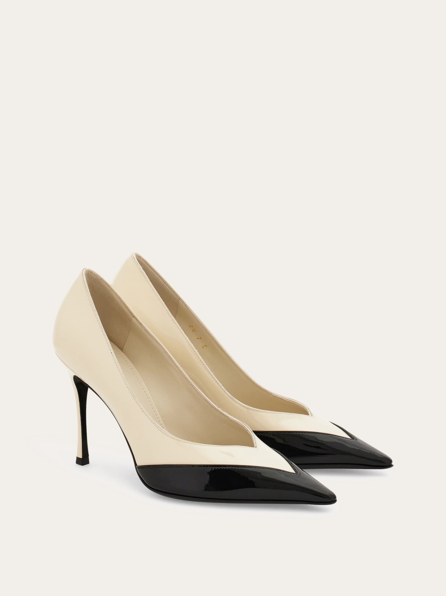 Ferragamo, Bicolor pump