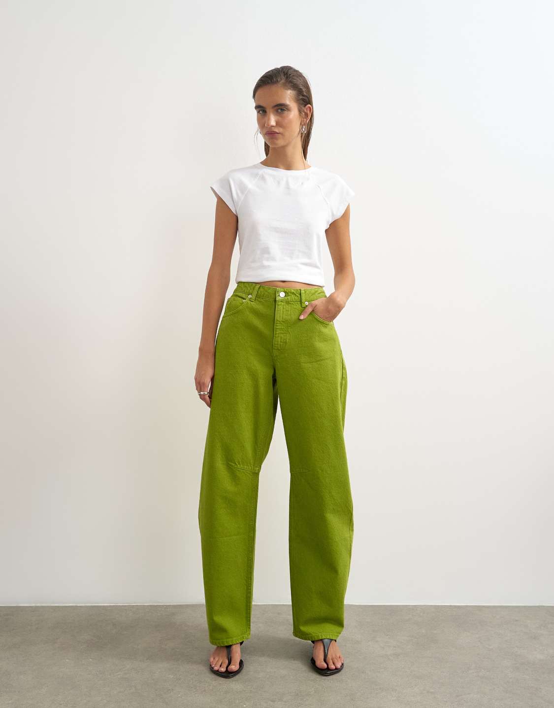 Topshop, Barrel Mid Rise Jean in Bright Olive