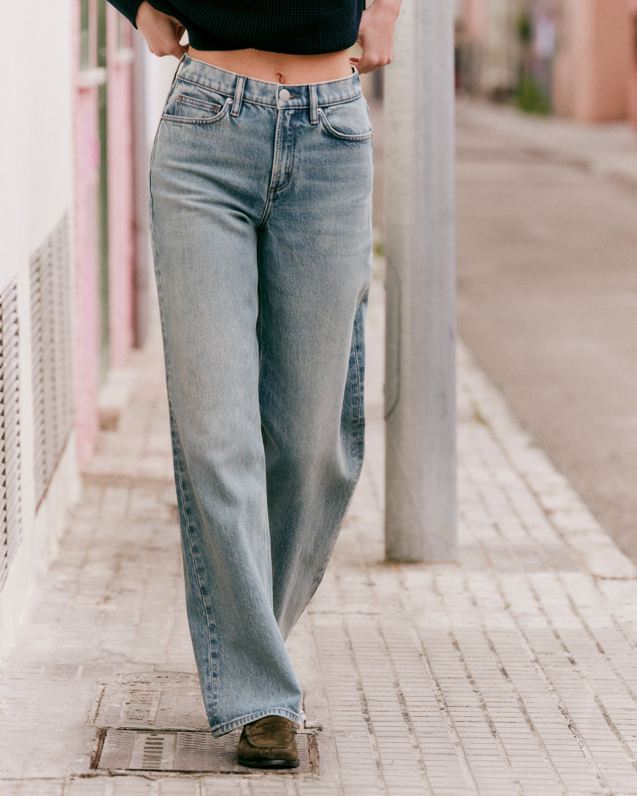 Women's Vuori Vintage Wideleg Jean - Light Wash Indigo Denim - 23