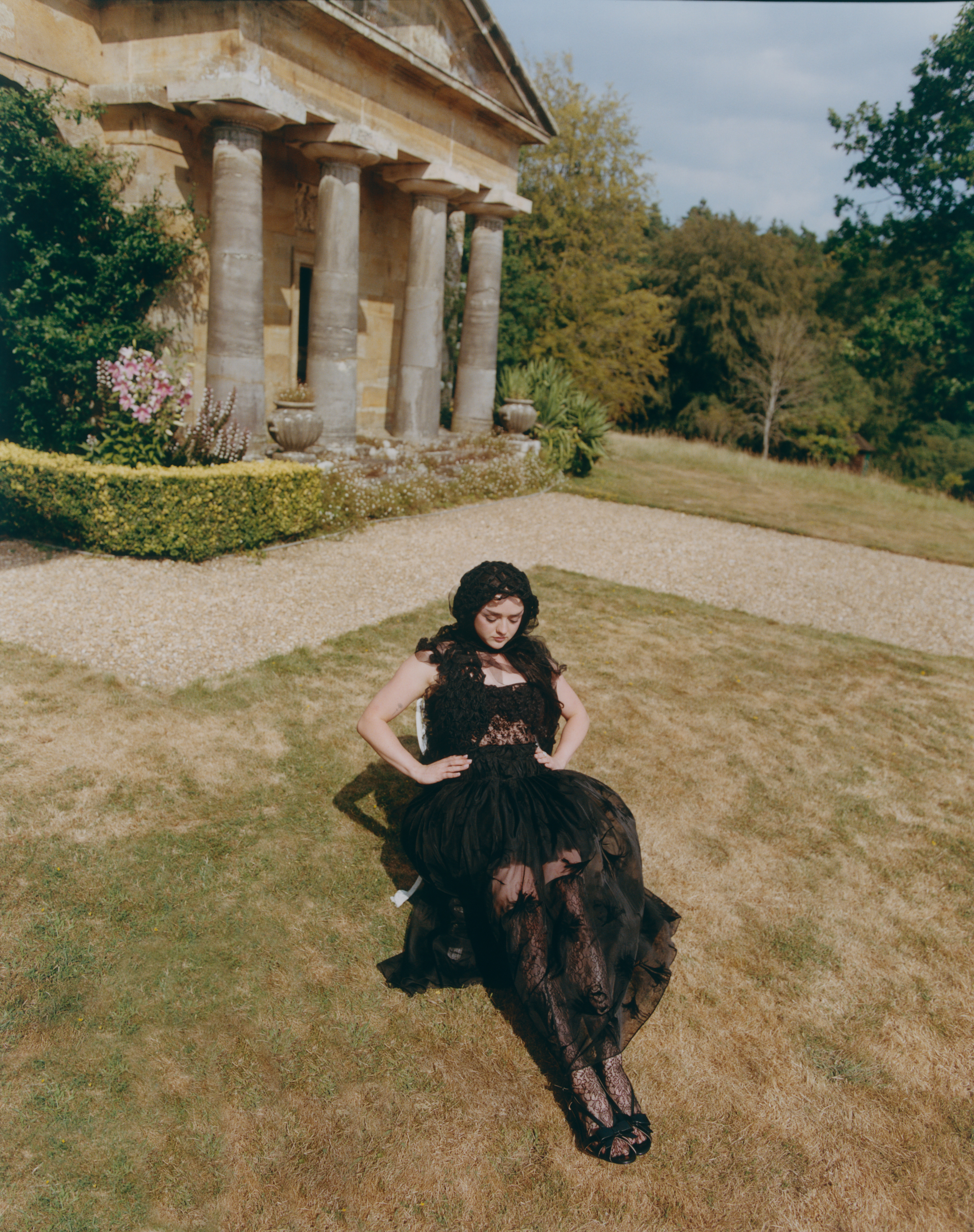 Under Her Spell&mdash;Maisie Williams Talks Practical Magic 2, Turning 30 and the Charm of the Shockingly Ordinary