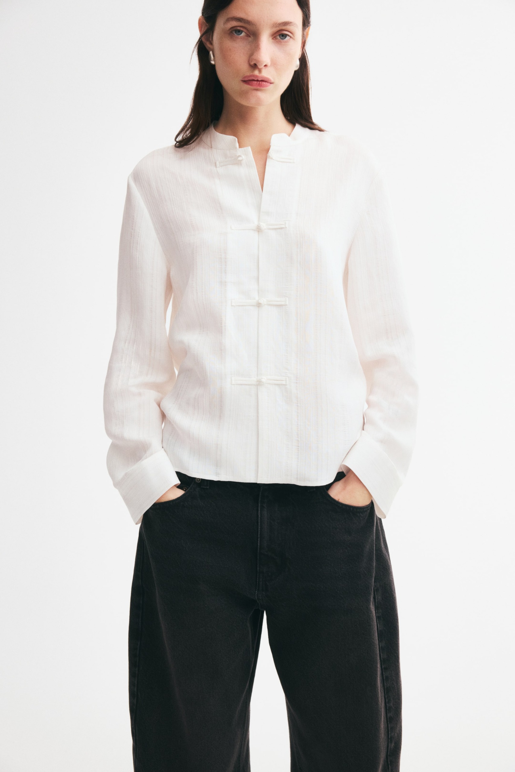 Knot-Button Shirt