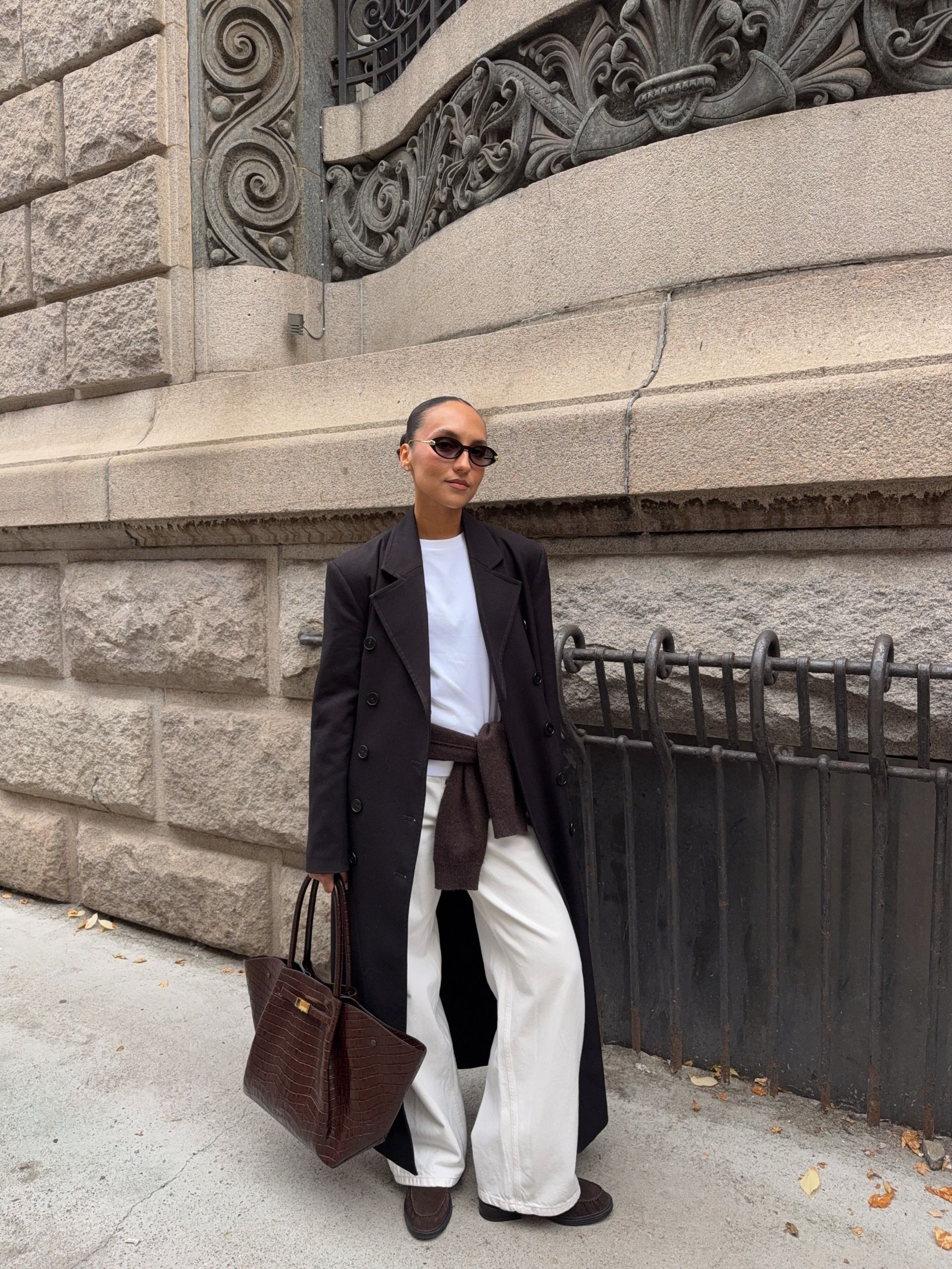 Image shows Scandinavian autumn style 2026 : on fashion person Ingrid Edvinsen. She wears a Maxi