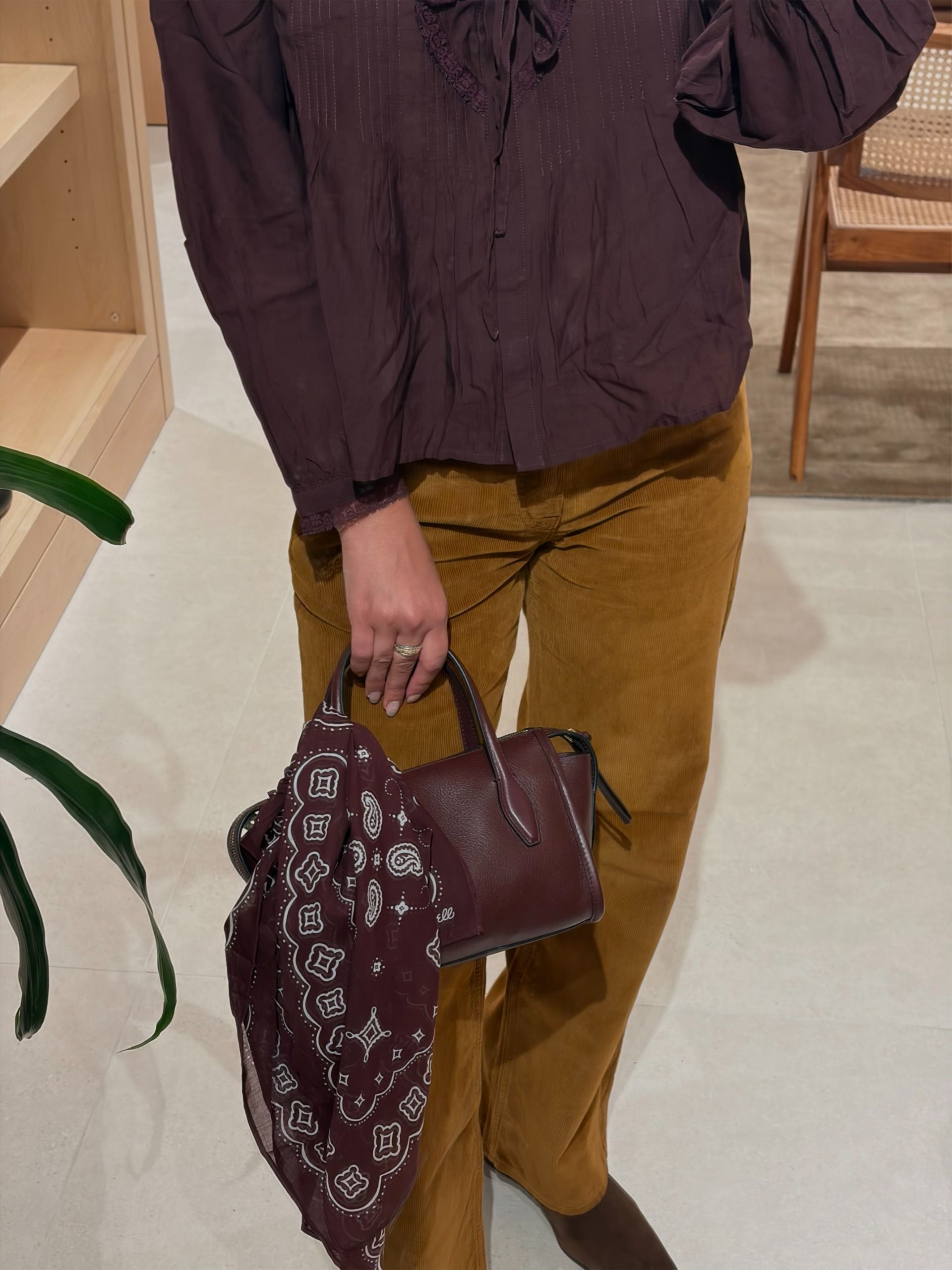 WWW assistant shopping editor trying on Madewell sale outfits