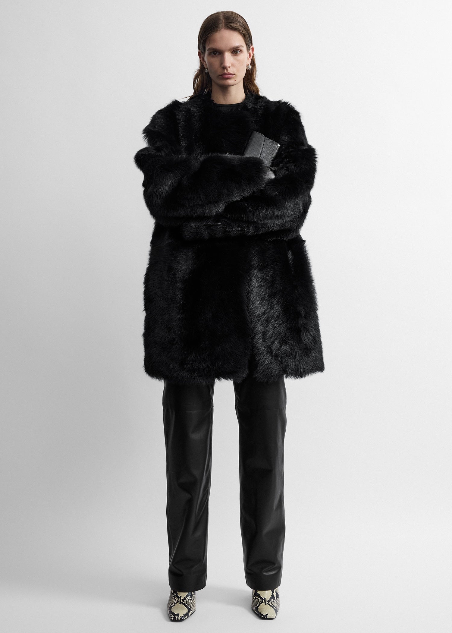 Short Silky Shearling Coat Black - 30