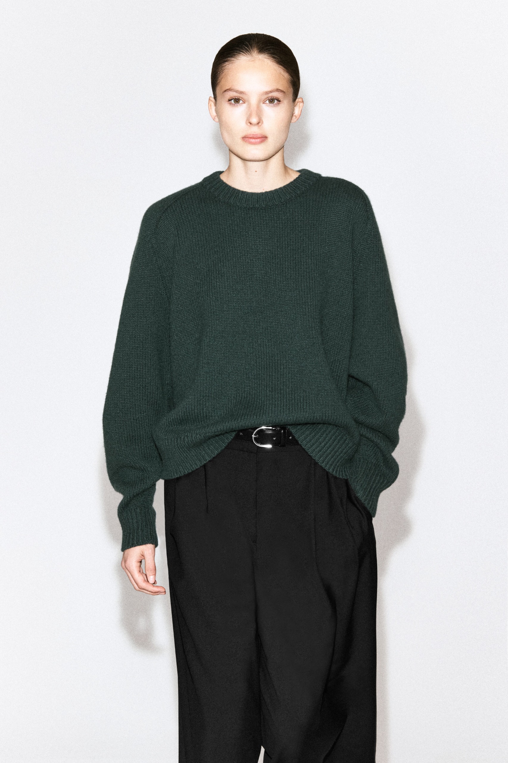 Rounded Cashmere Crew-Neck Jumper
