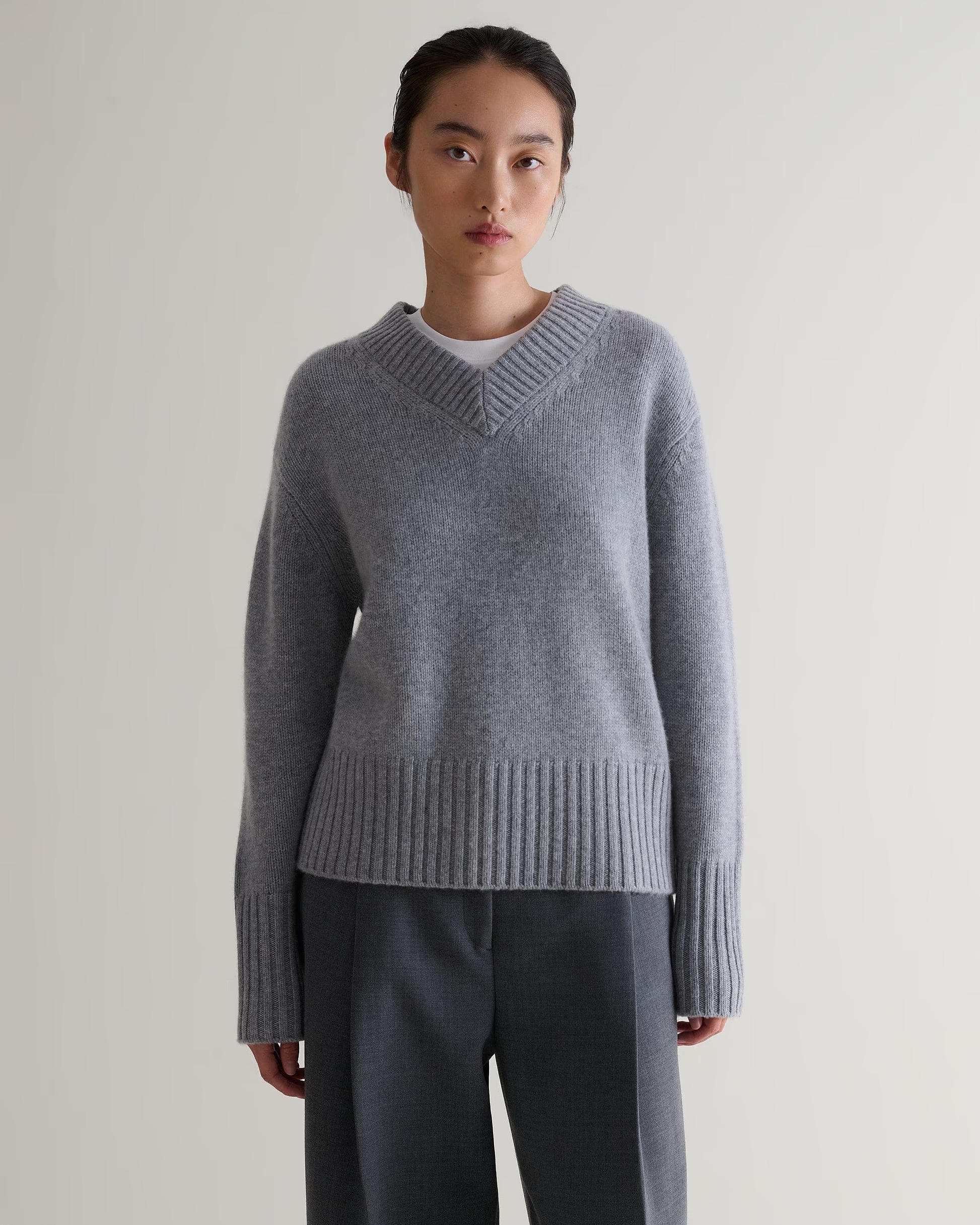 Rise & Fall, Women's Cashmere Merino V Neck Jumper
