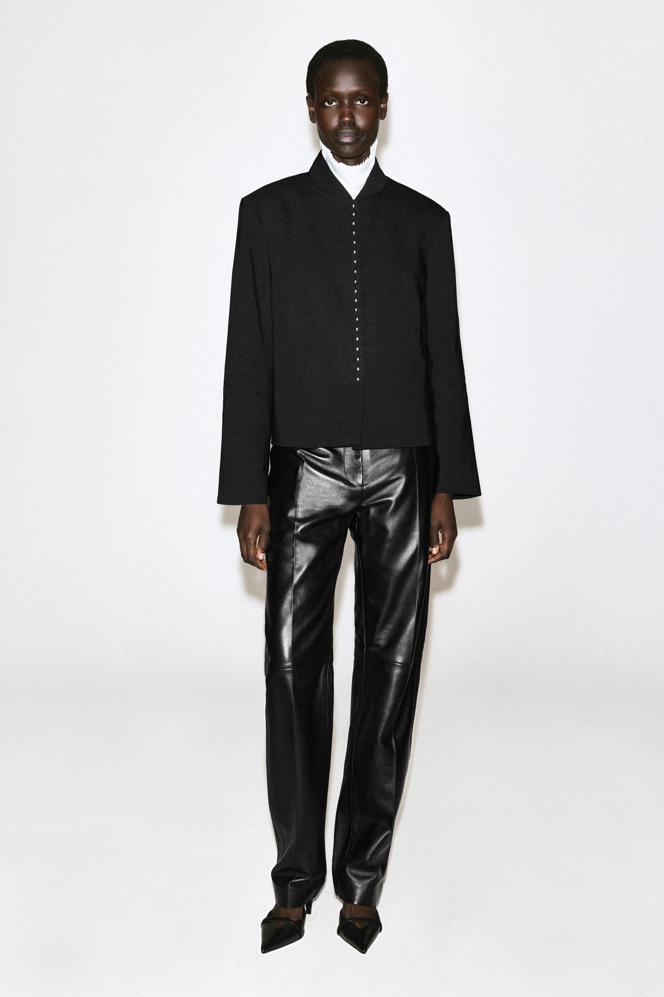 Stud-Detail Cropped Linen Blazer
