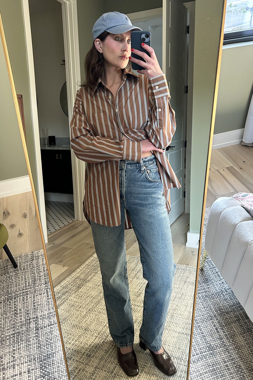 Who What Wear senior fashion editor Allyson Payer trying on the Citizens of Humanity 90s French Jeans in Dirty Martini