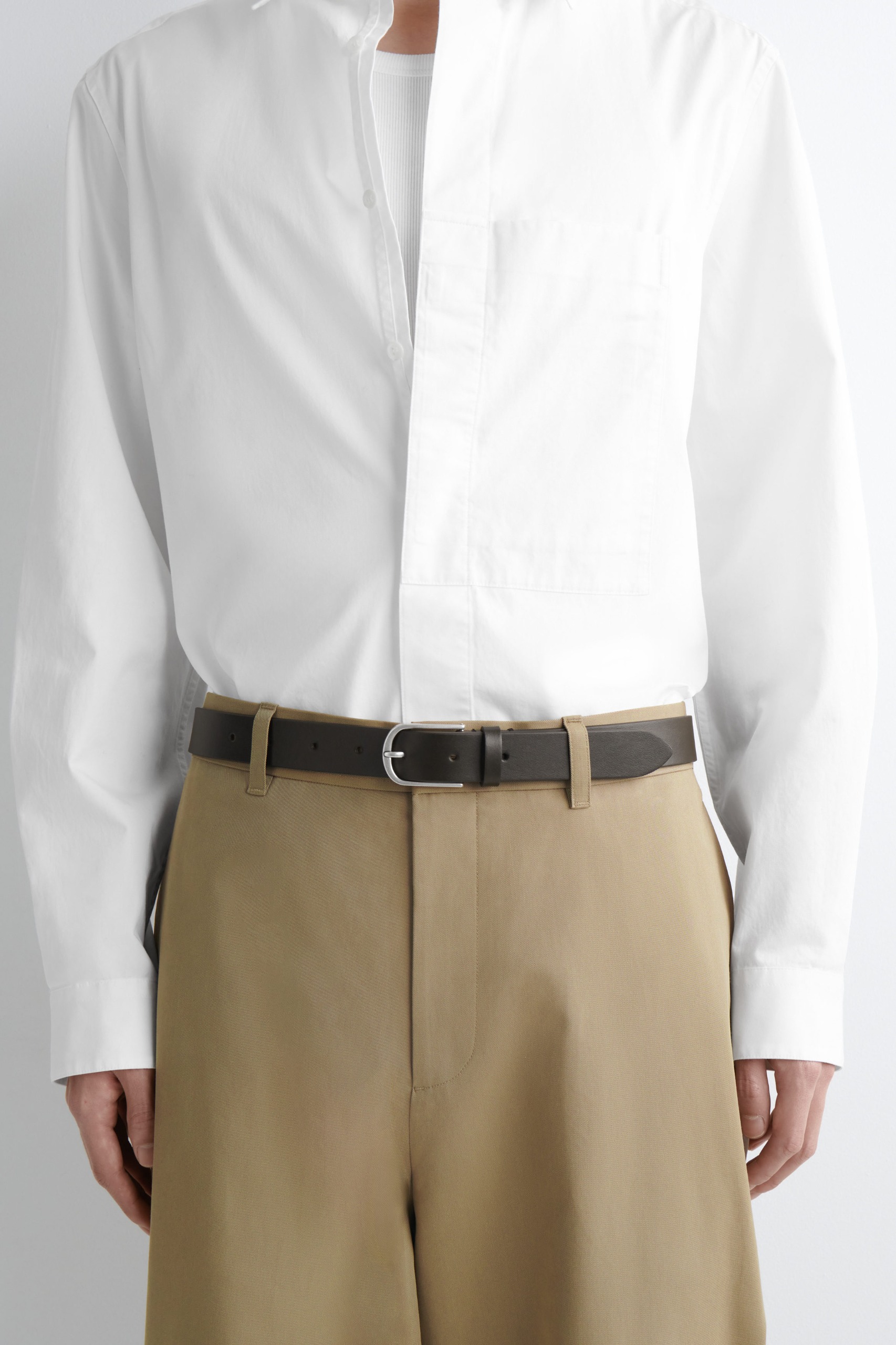 Rounded-Buckle Leather Belt