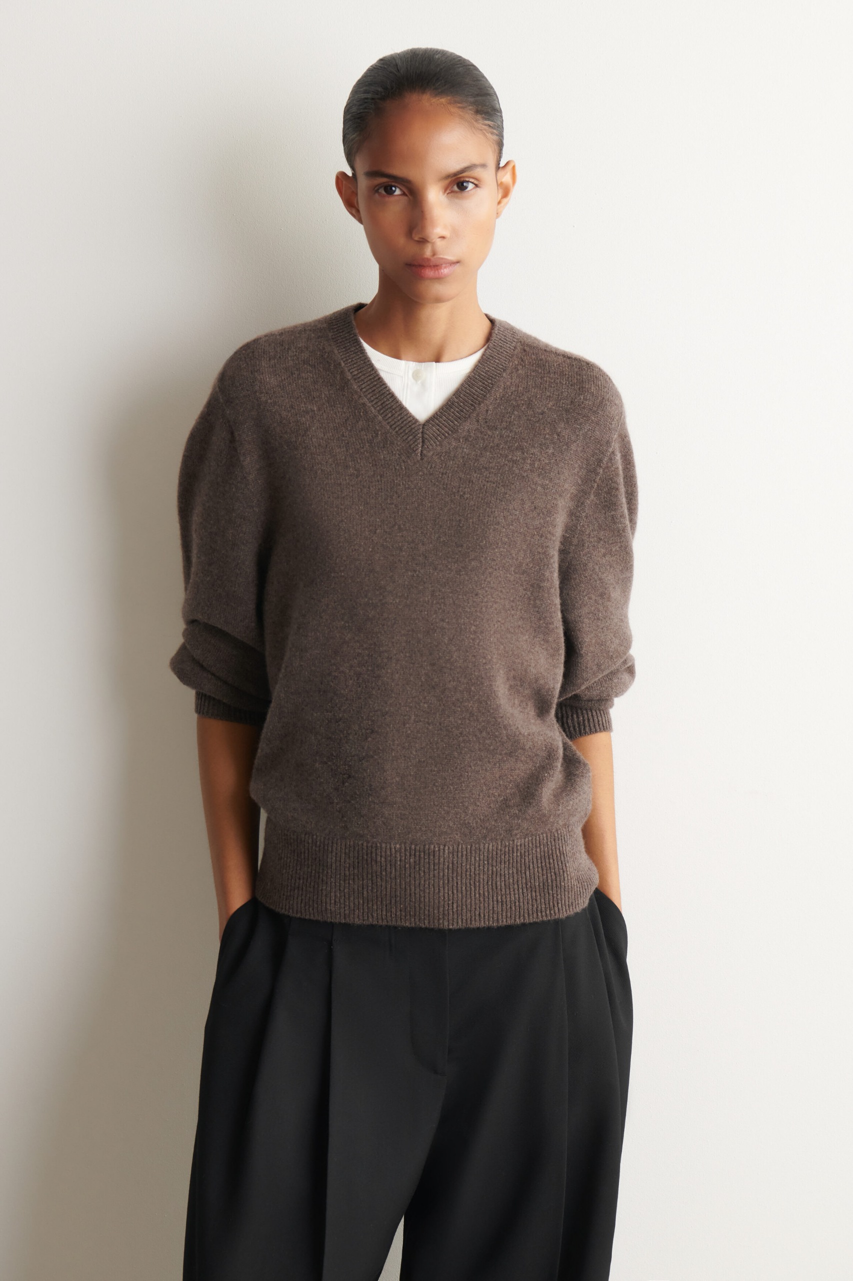 Sculpted Cashmere V-Neck Jumper