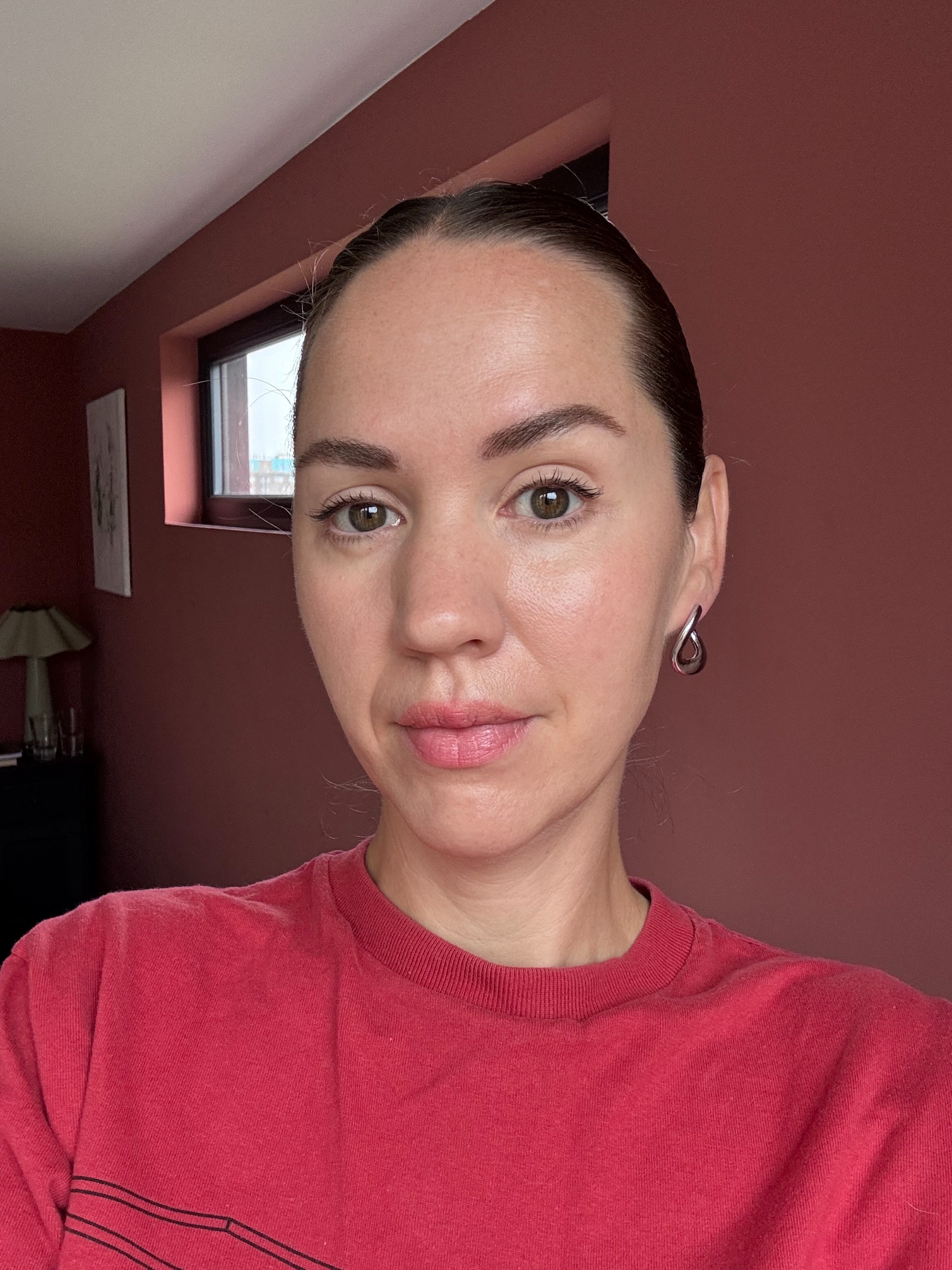 Perdita before using the Vieve Skin Nova Concealer