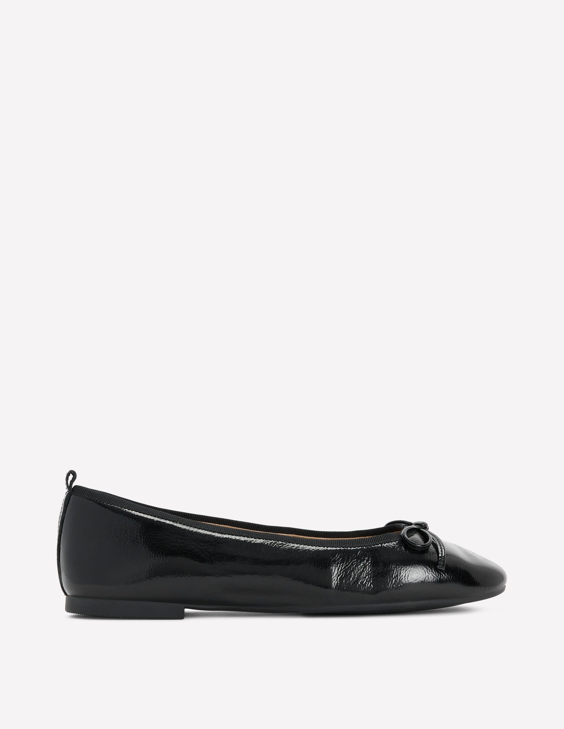 Patti Round Toe Ballet Flats-Black