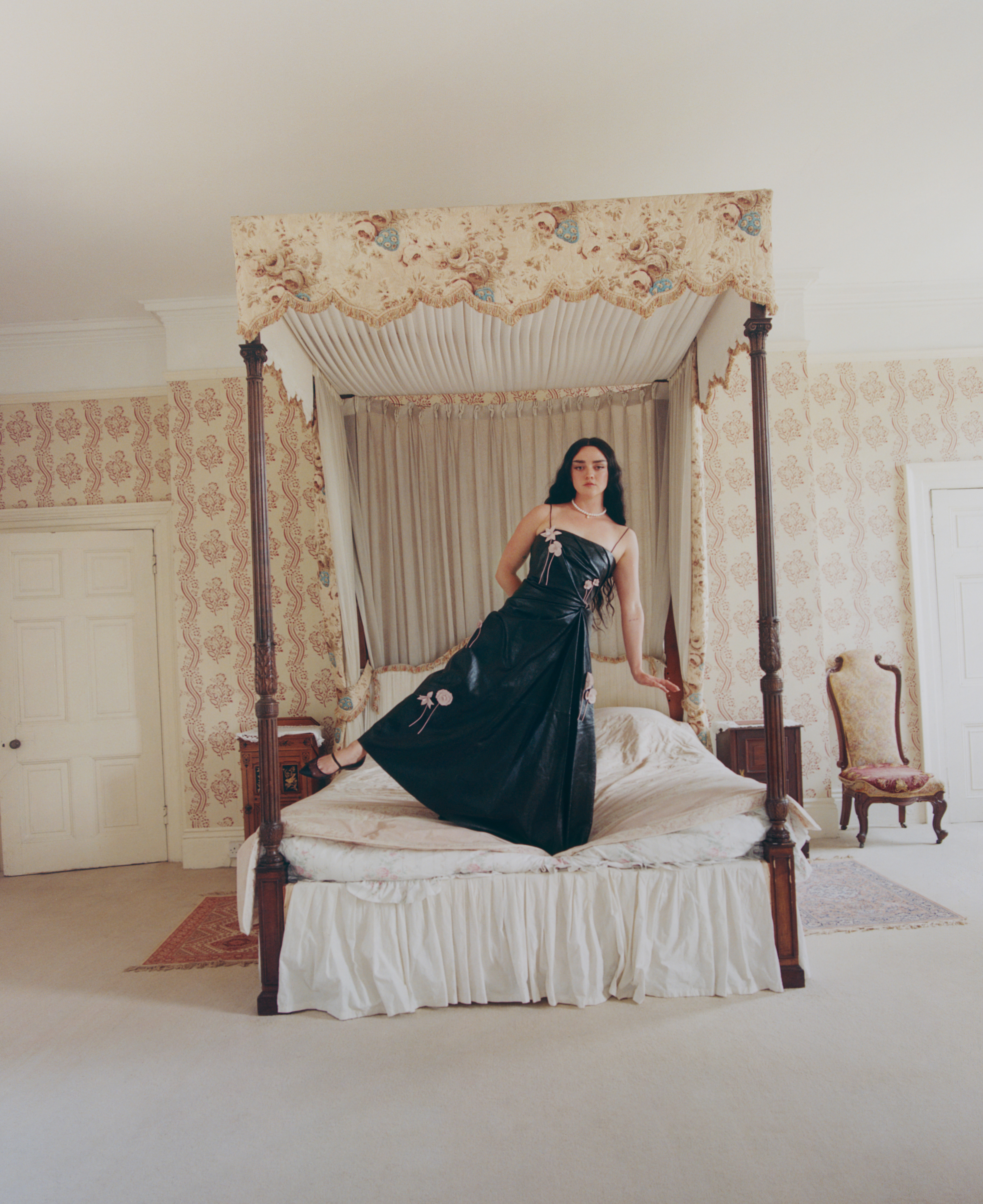 Under Her Spell&mdash;Maisie Williams Talks Practical Magic 2, Turning 30 and the Charm of the Shockingly Ordinary