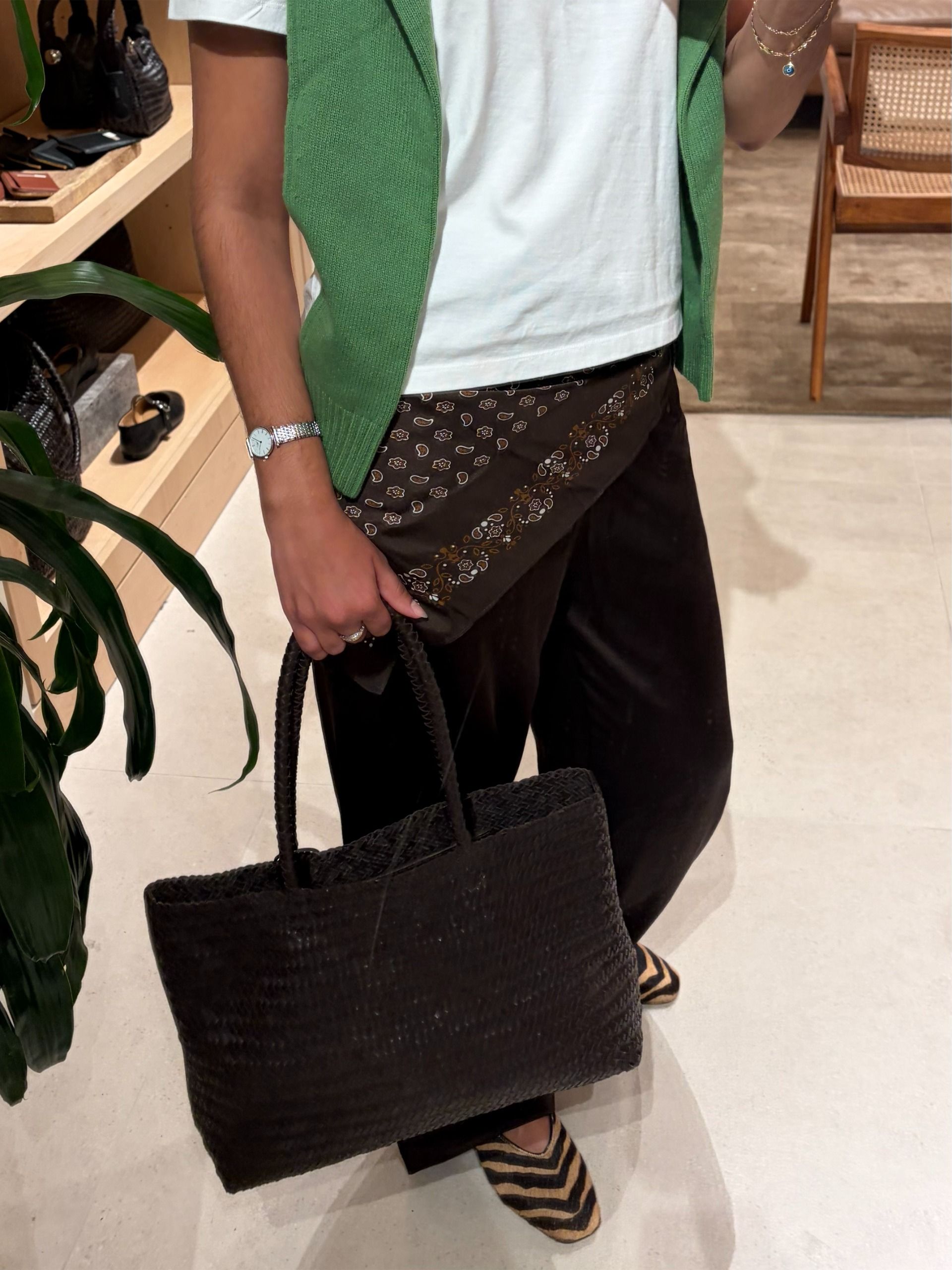 WWW assistant shopping editor trying on Madewell sale outfits