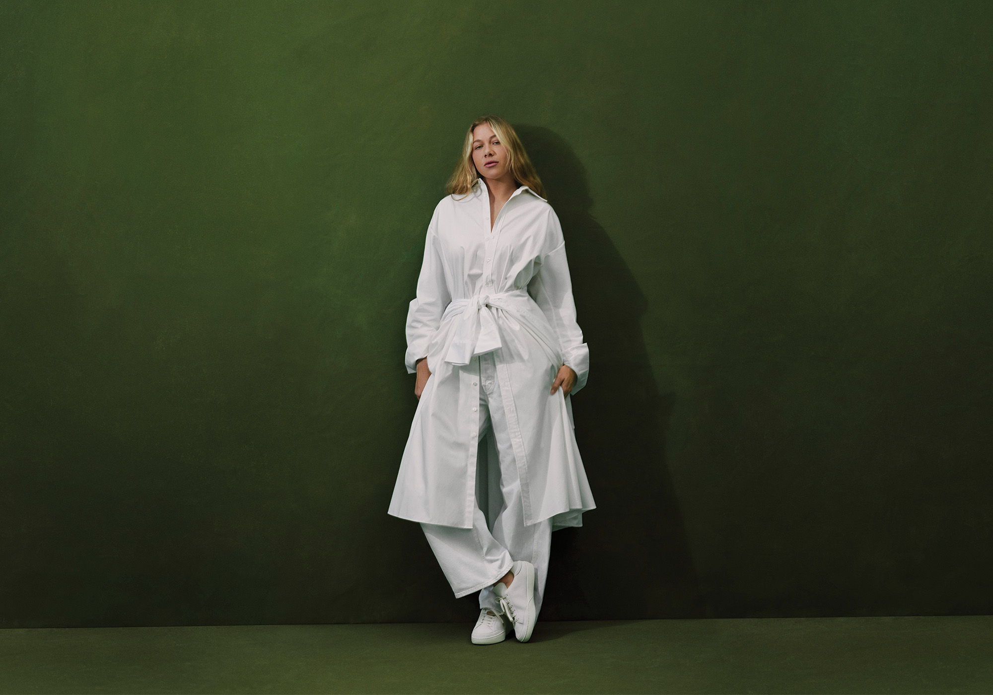 Amanda Anisimova wearing the new Kallmeyer x Nike Centre sneakers.