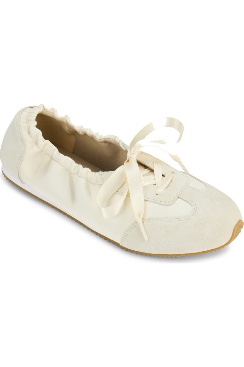 Ava Sneaker