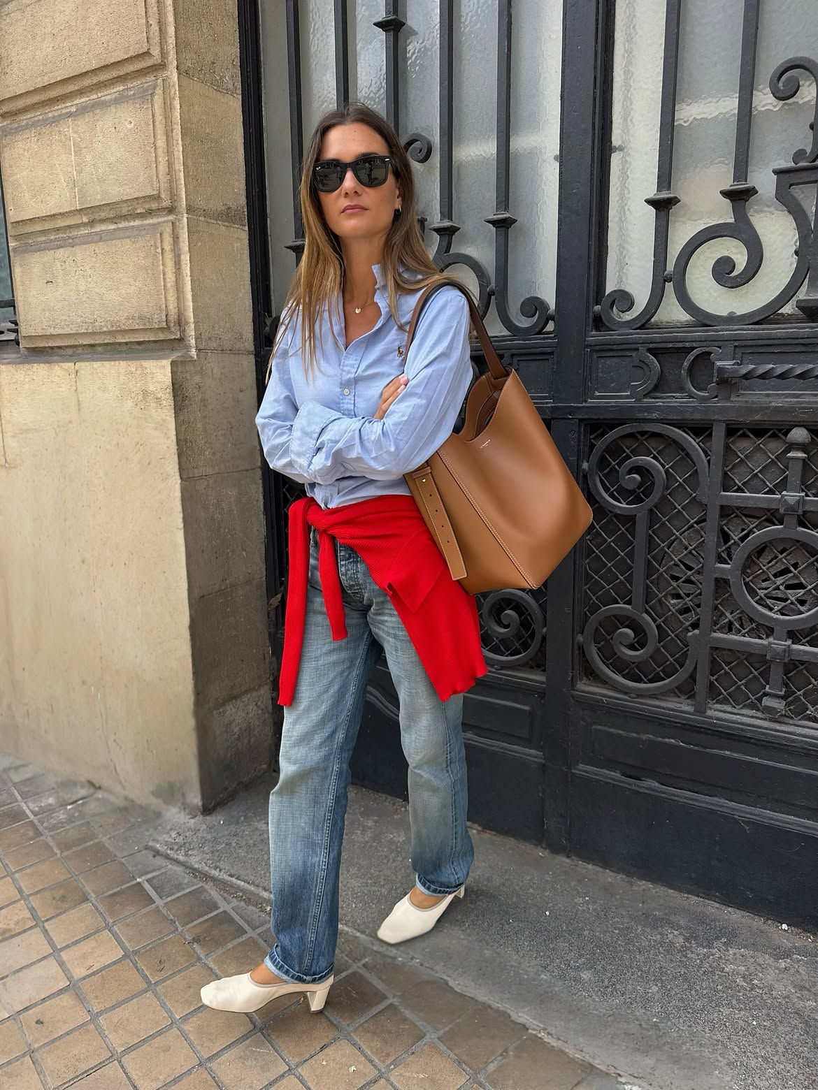 Anne-Laure Mais in jeans.