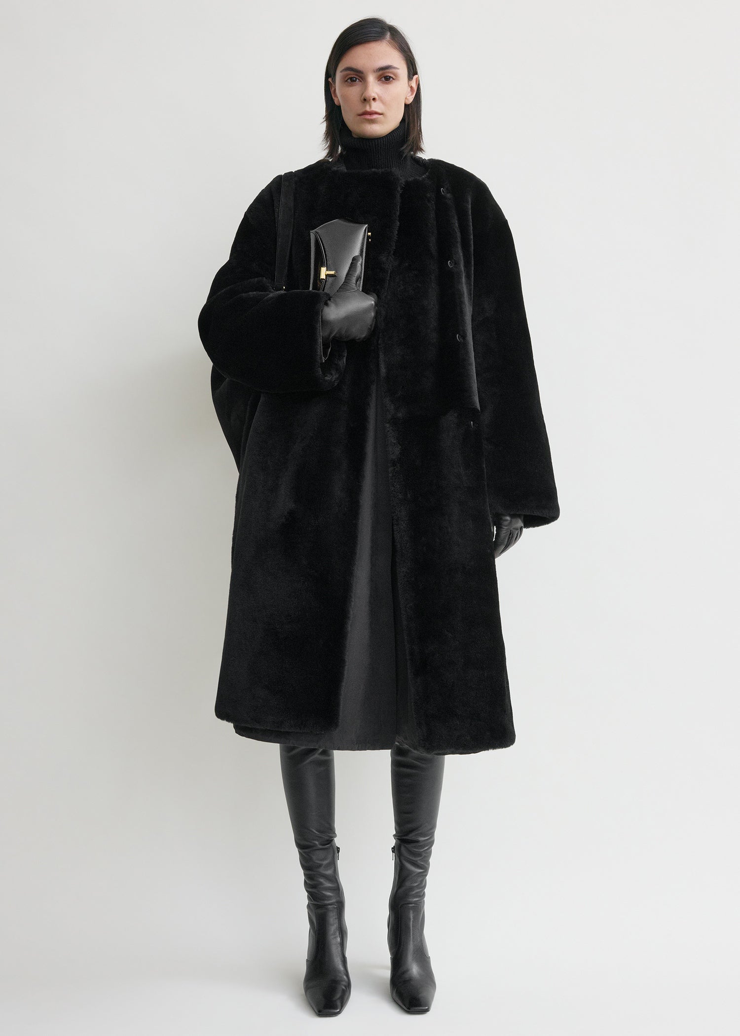Collarless Shearling Coat Black - 30