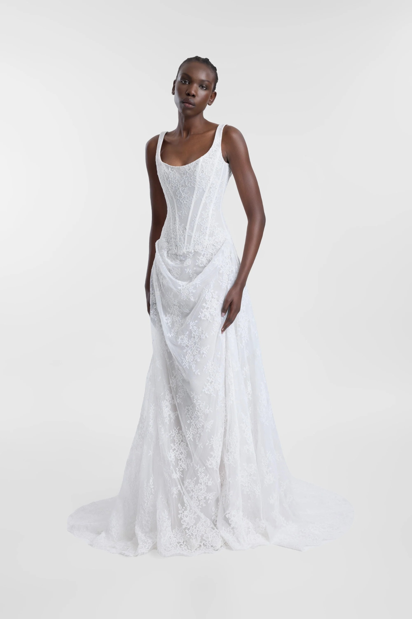 Kyha, Joni Gown