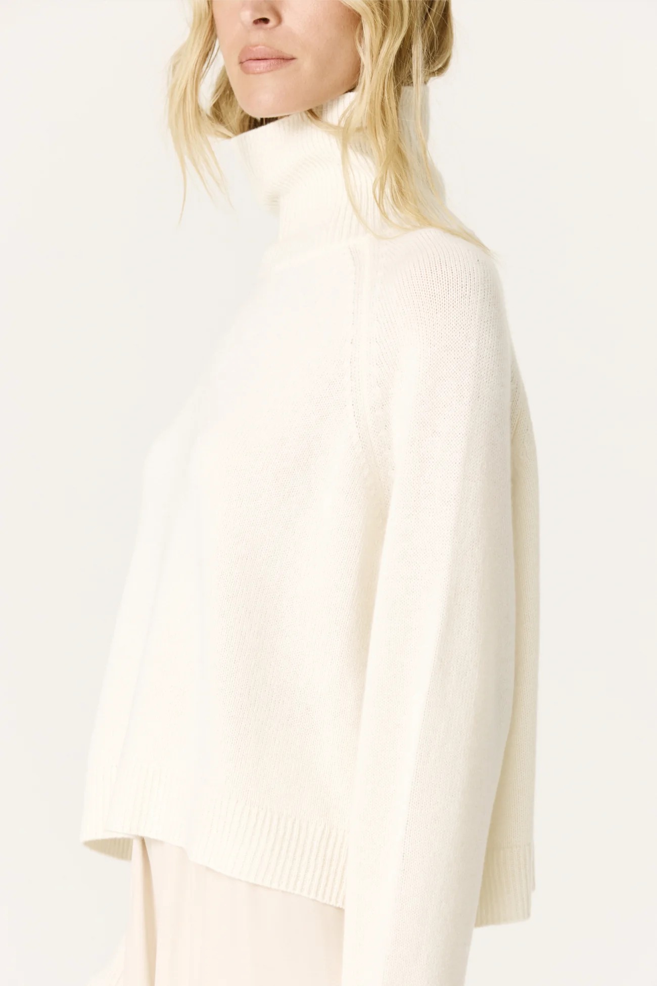 Noelle Turtleneck Cashmere Sweater