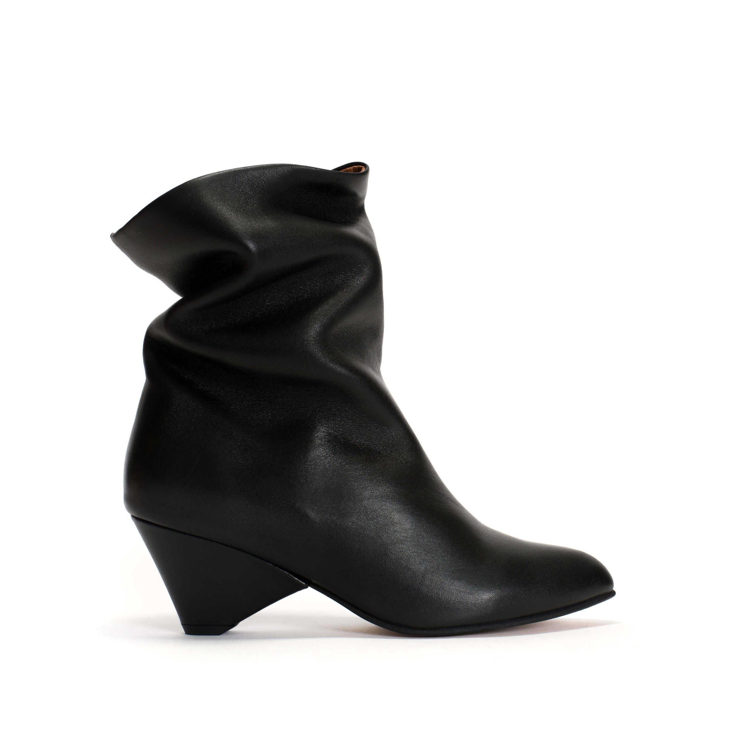 Vully 50 Triangle Soft Calf Black