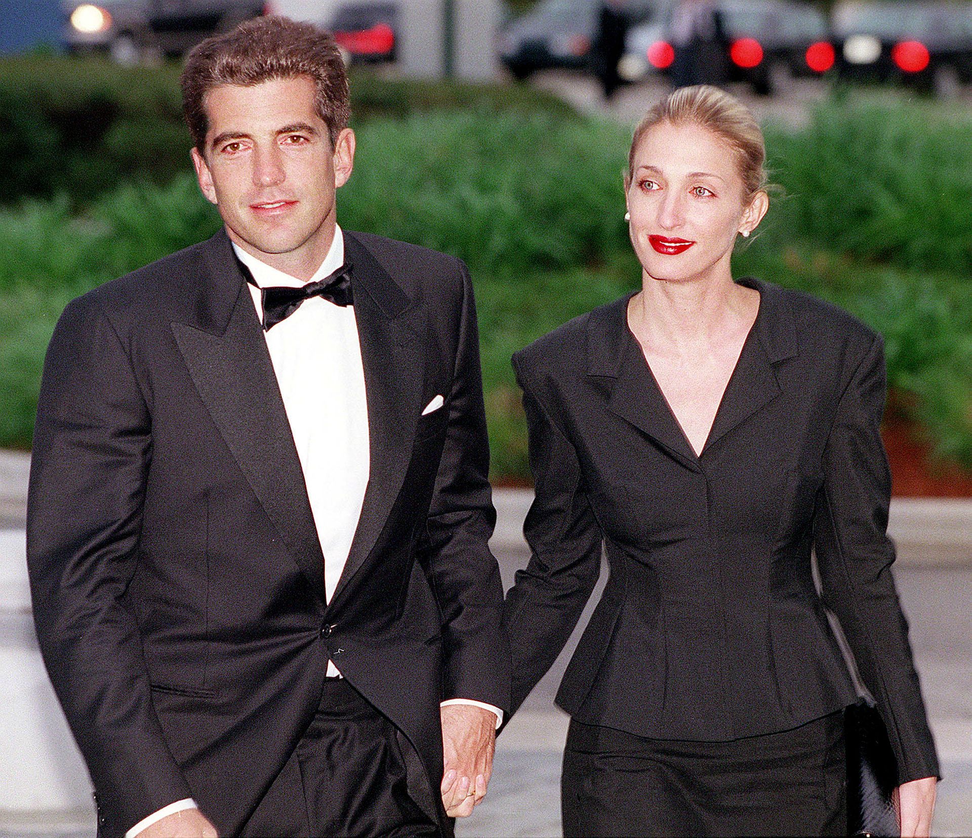 John F. Kennedy, Jr. and his wife Carolyn Bessette Kennedy arrive at the annual John F. Kennedy Library Foundation dinner.