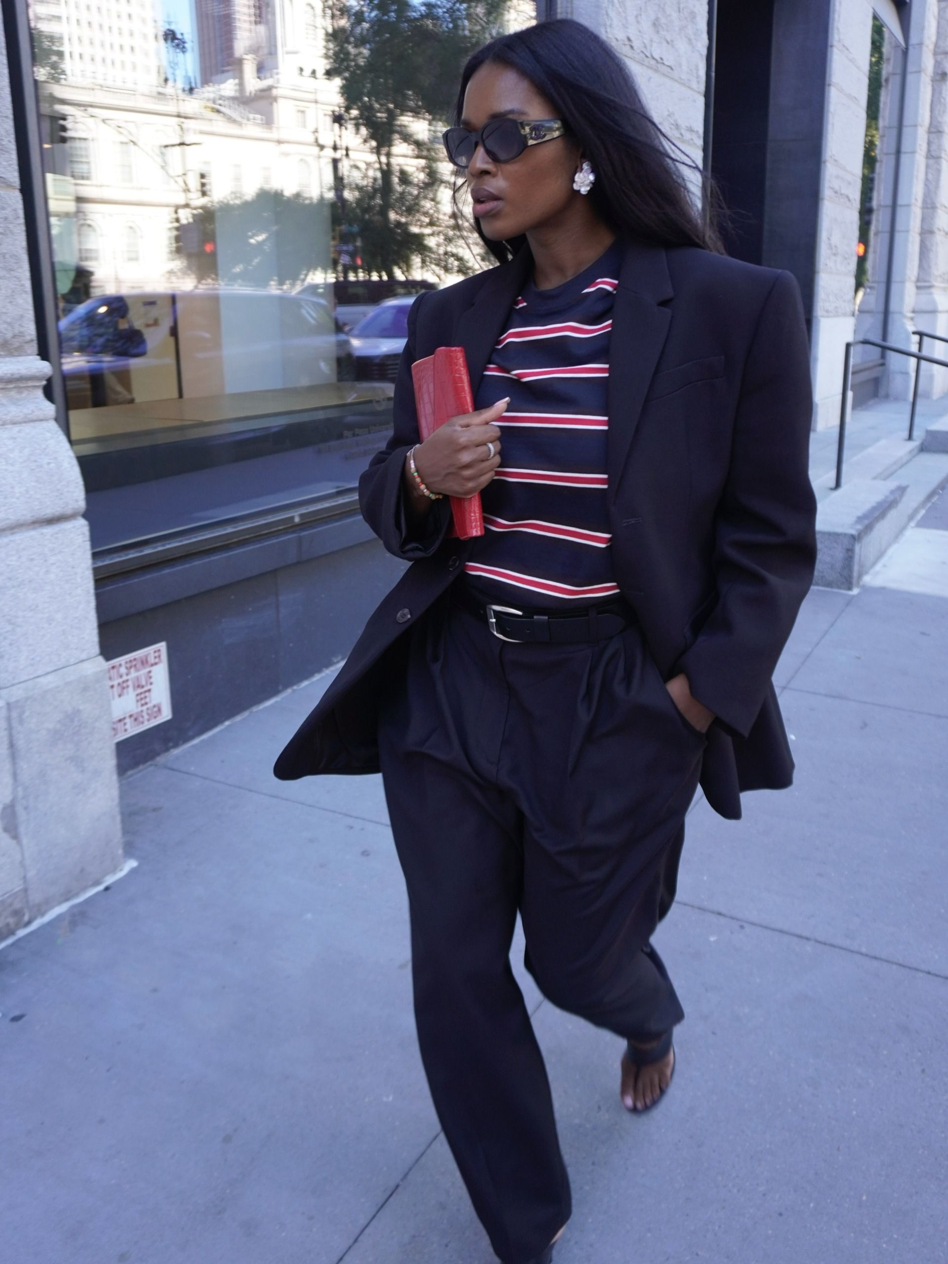 Woman wearing a fall outfit idea.