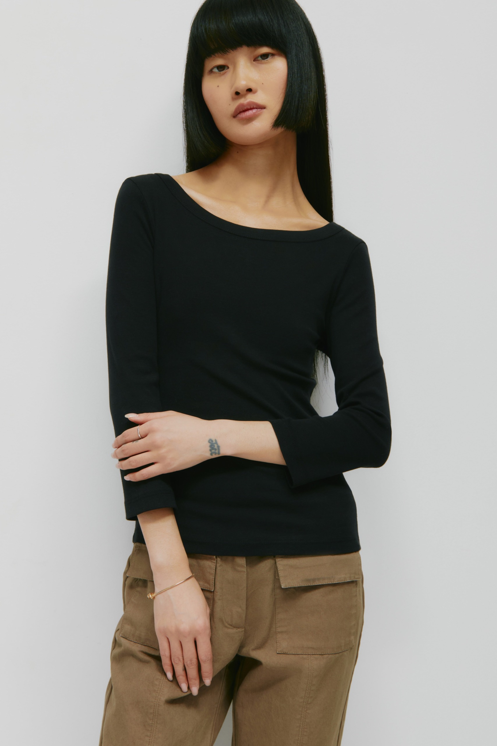 Women's Boatneck 3/4 Sleeve Top in Black