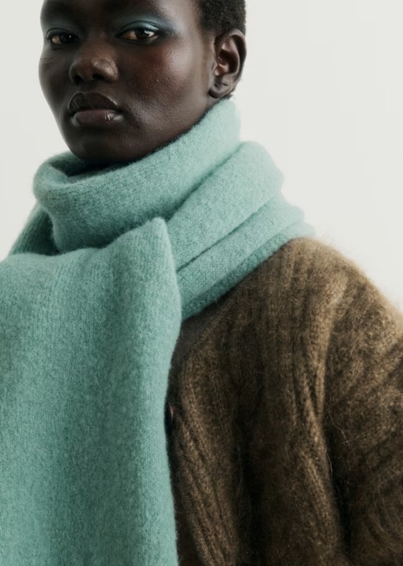 S&eacute;zane, Marianne Scarf