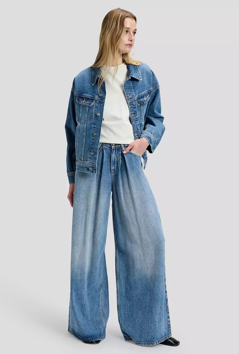 Lee, Wide Leg Pleated Jeans