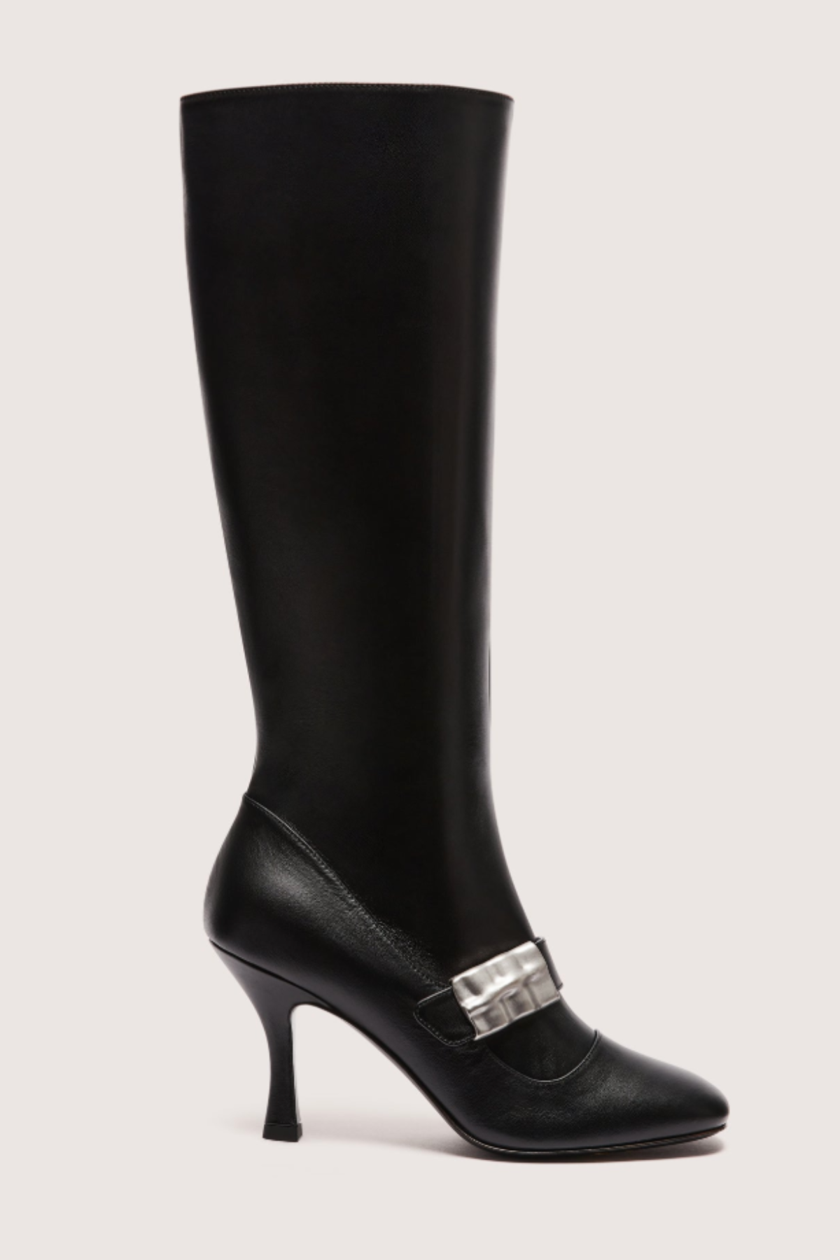 Lili Curia, Ines Boot