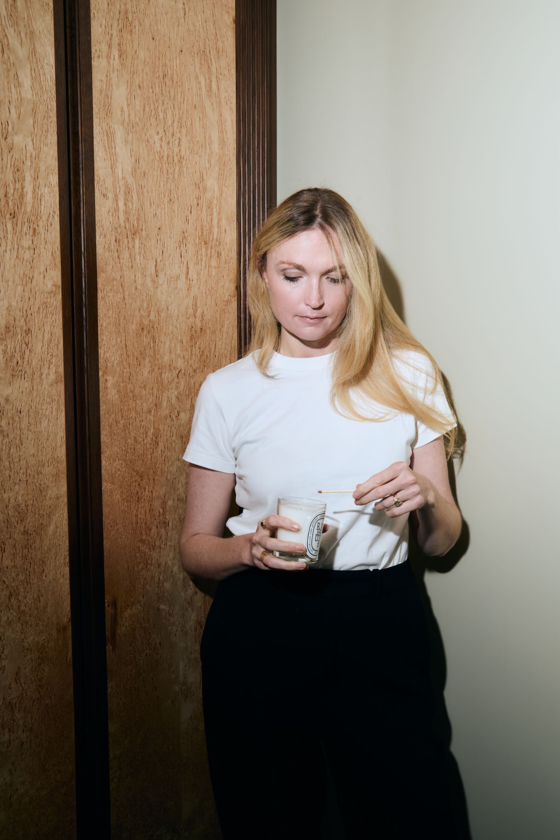 Who What Wear UK editor-in-chief Jane McFarland testing the Diptyque rhubarb candle