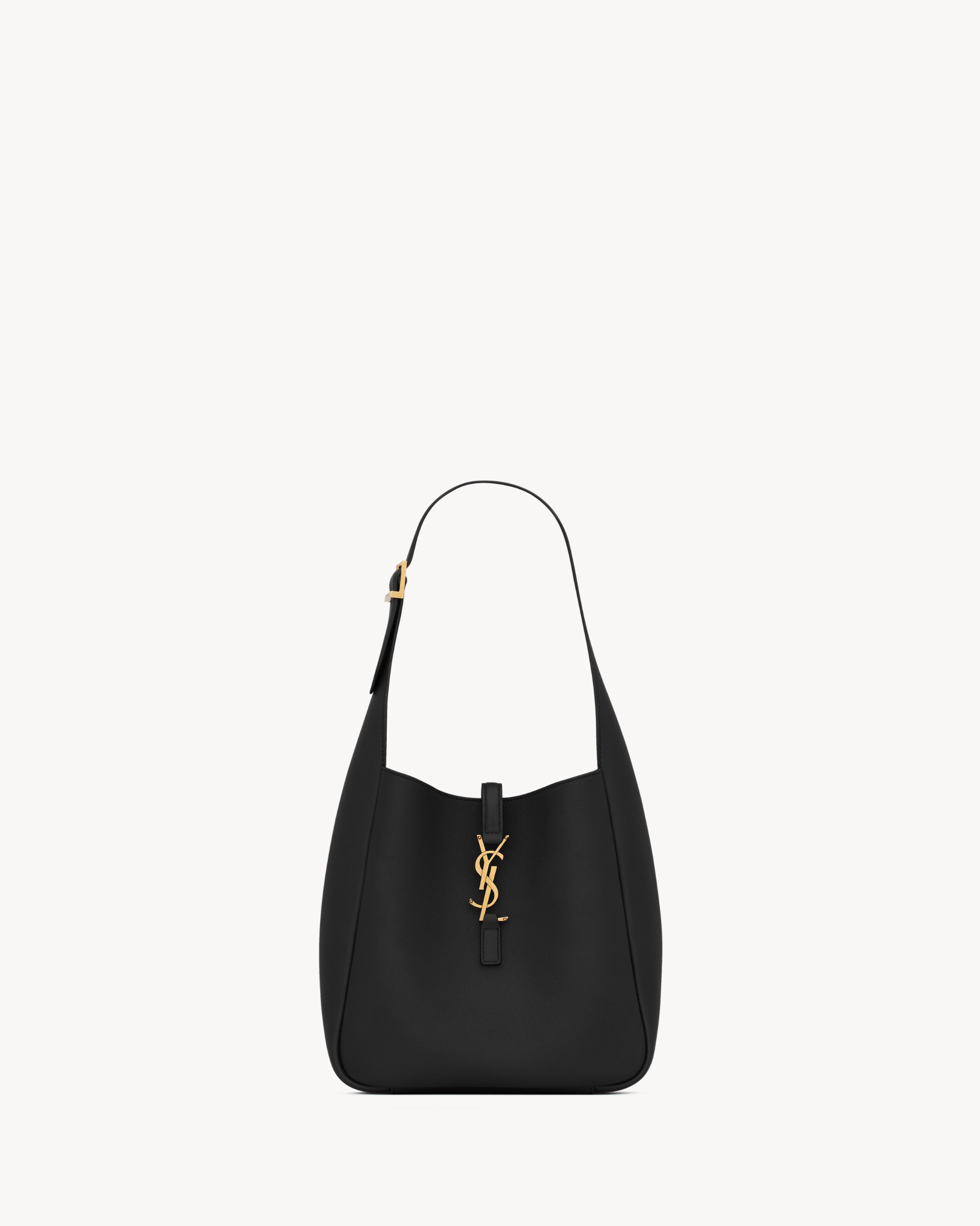 Le 5 &Agrave; 7 Supple Small in Grained Leather