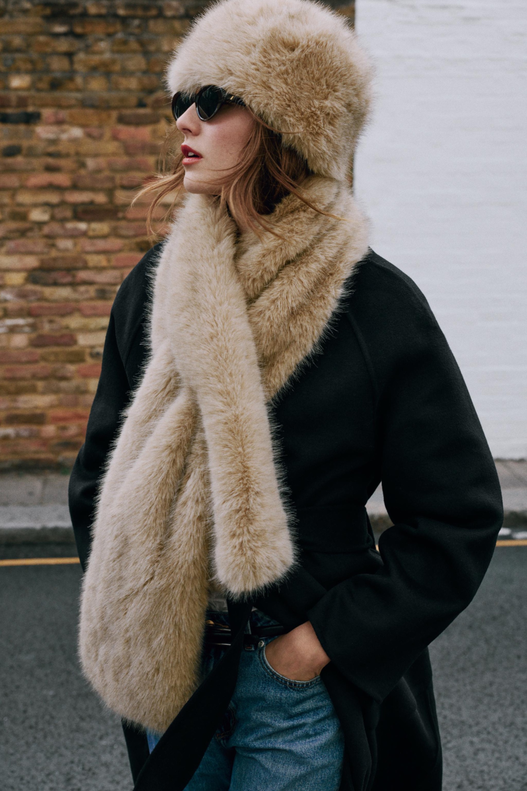 Faux Fur Scarf With Slit - Ecru - M