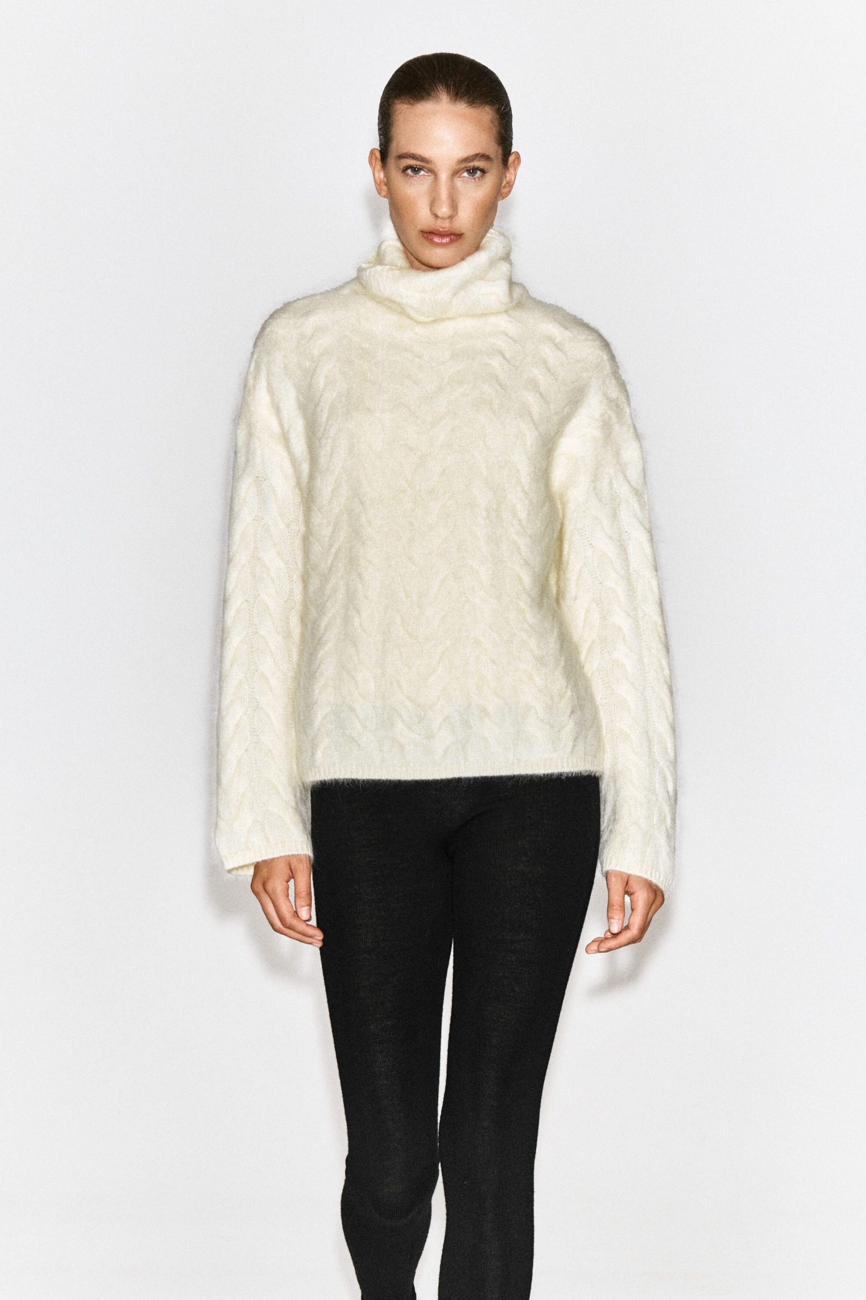 Cable-Knit Brushed Pure Cashmere Sweater
