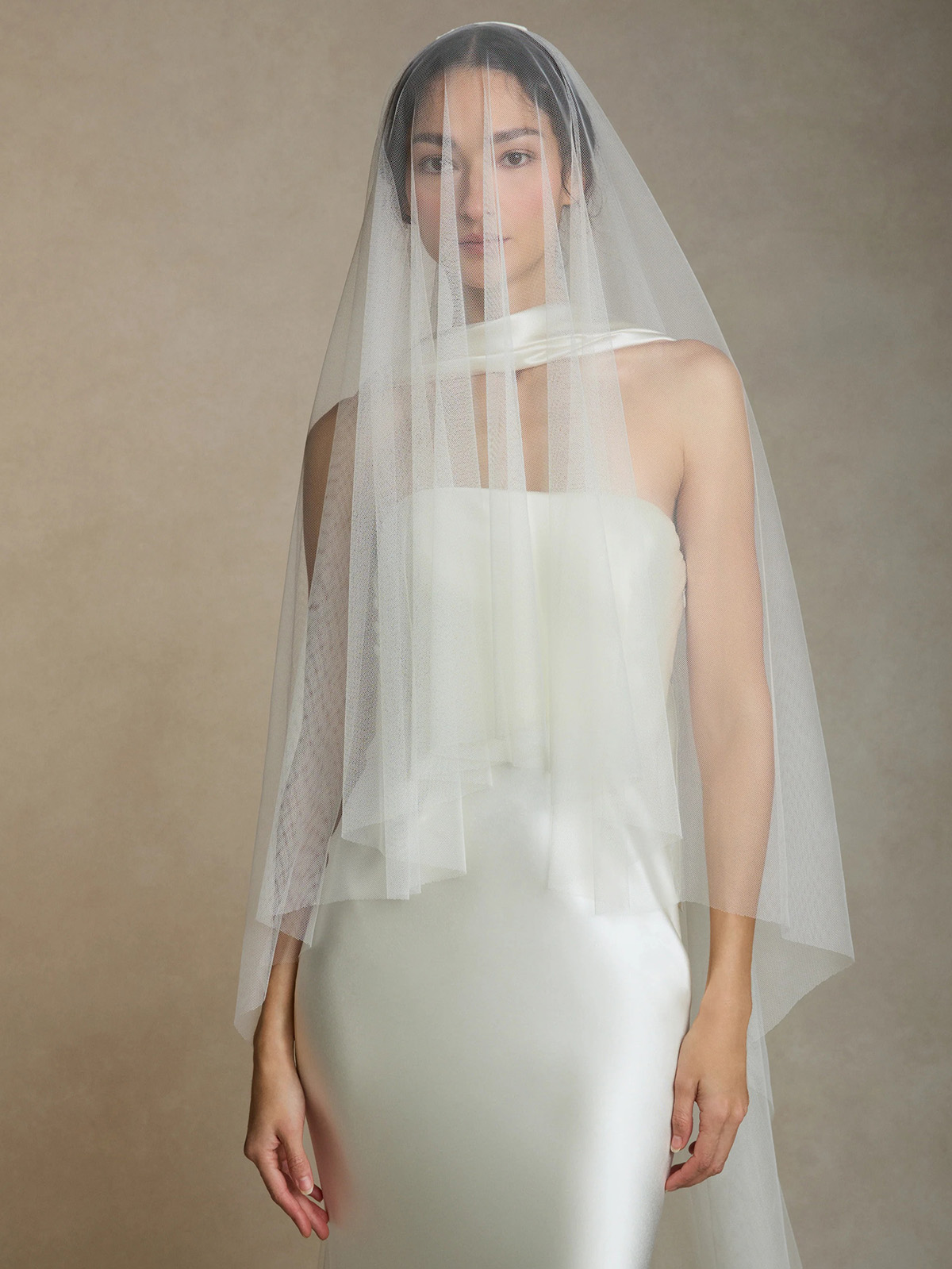 Danielle Frankel, Simple Drop Veil&mdash;Chapel