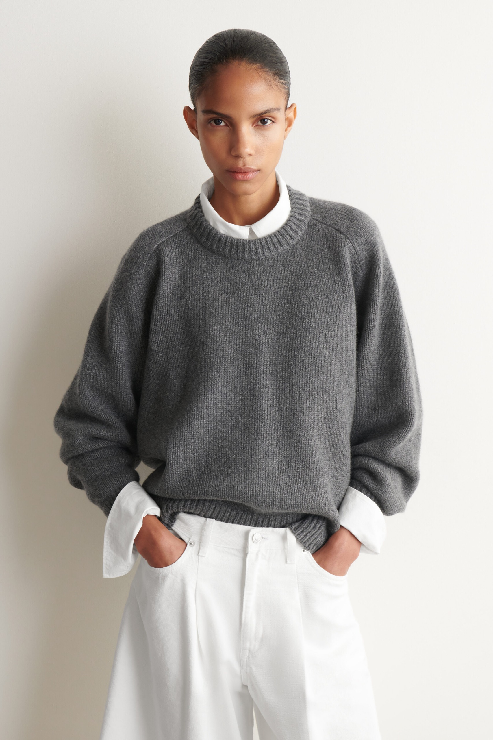 Rounded Pure Cashmere Crew-Neck Jumper